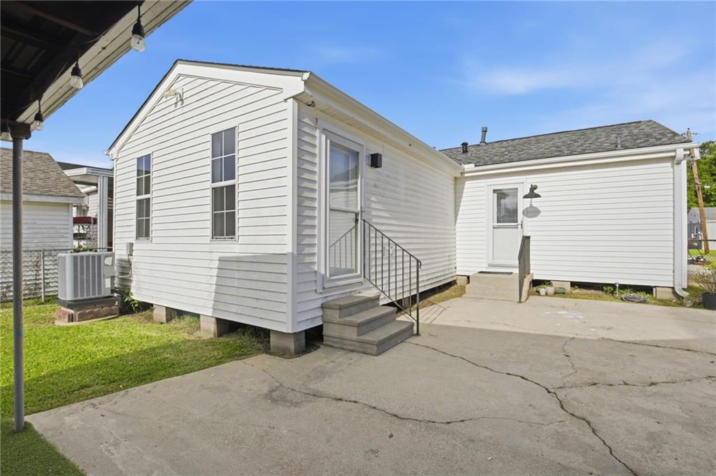 327 WAINWRIGHT Drive