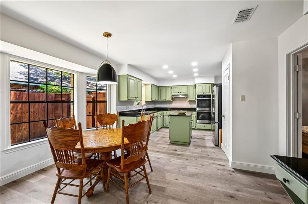 106 S BUCKINGHAM Drive