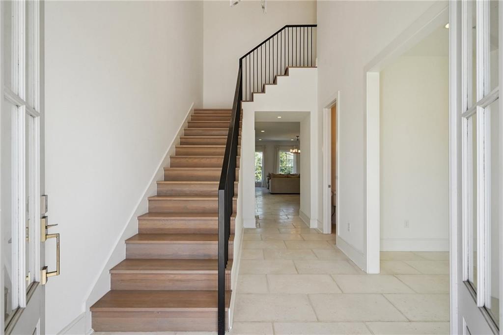 210 E MAPLE RIDGE Drive