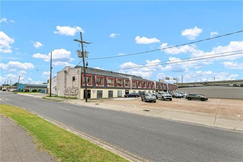 12 WESTBANK EXPRESSWAY Highway Gretna LA 70053