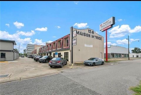 12 WESTBANK EXPRESSWAY Highway Gretna LA 70053