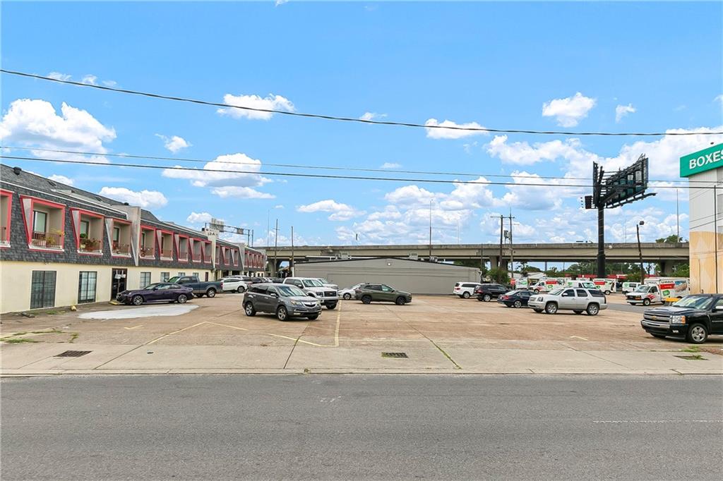 12 WESTBANK EXPRESSWAY Highway