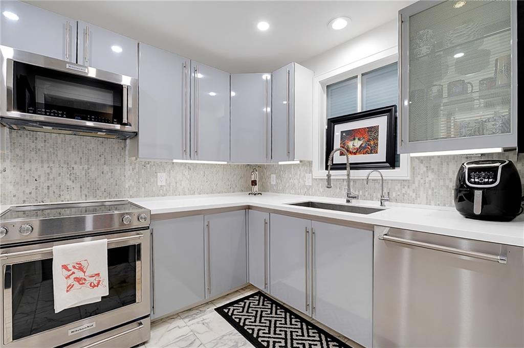 700 S PETERS Street 312