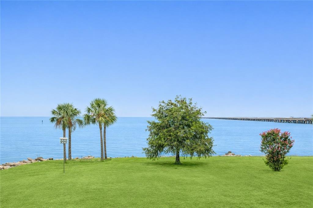 303 MARINERS ISLAND Boulevard 303