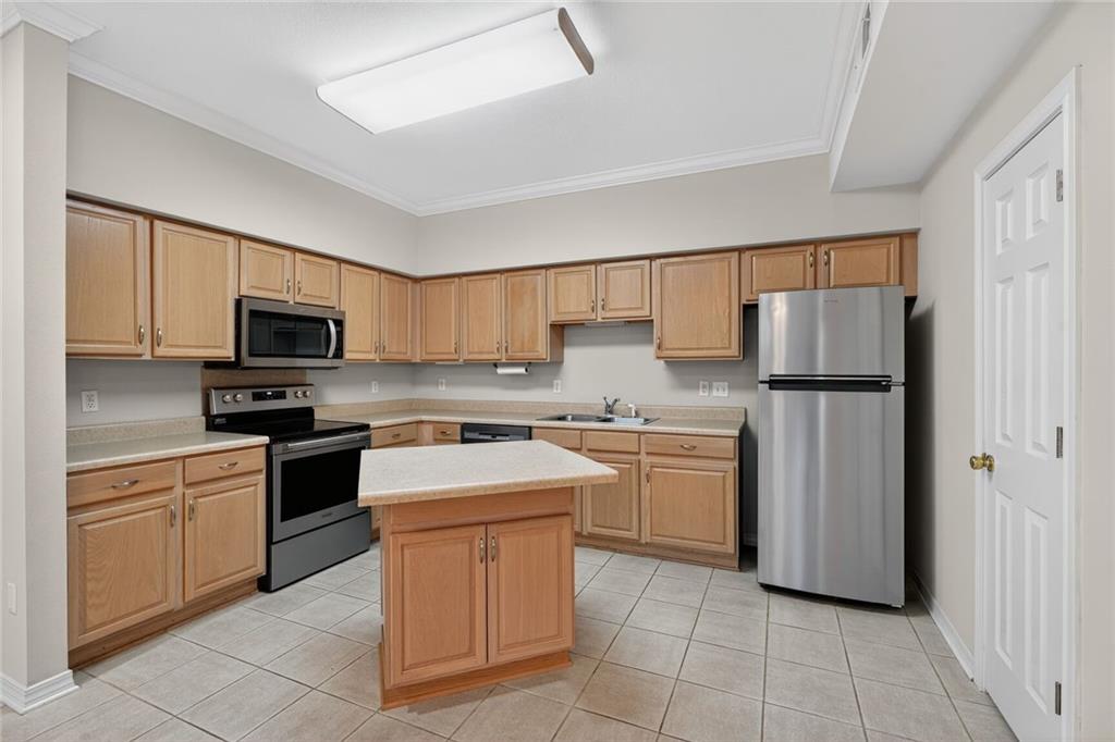 1004 OLD METAIRIE Place