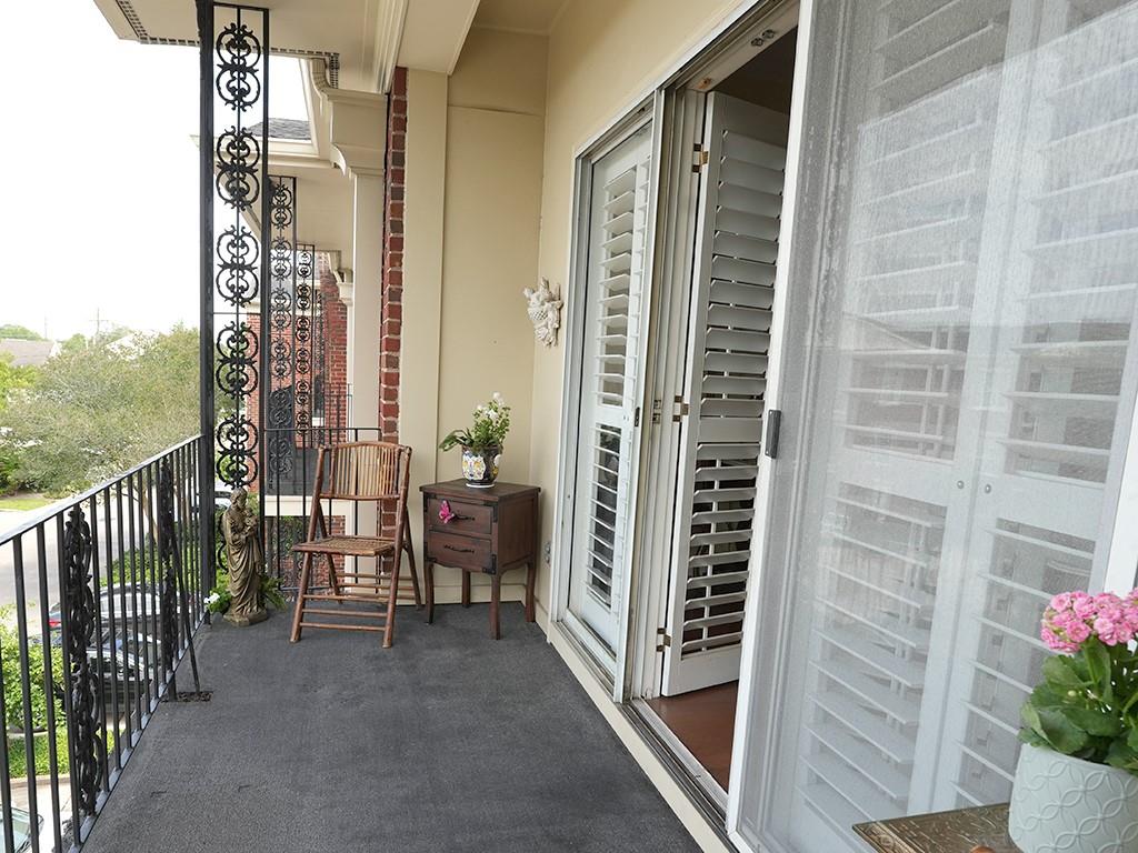 800 RUE BURGUNDY Street 315