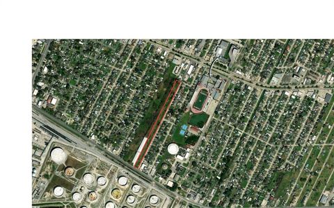 1003 E ST. BERNARD Highway Chalmette LA 70043