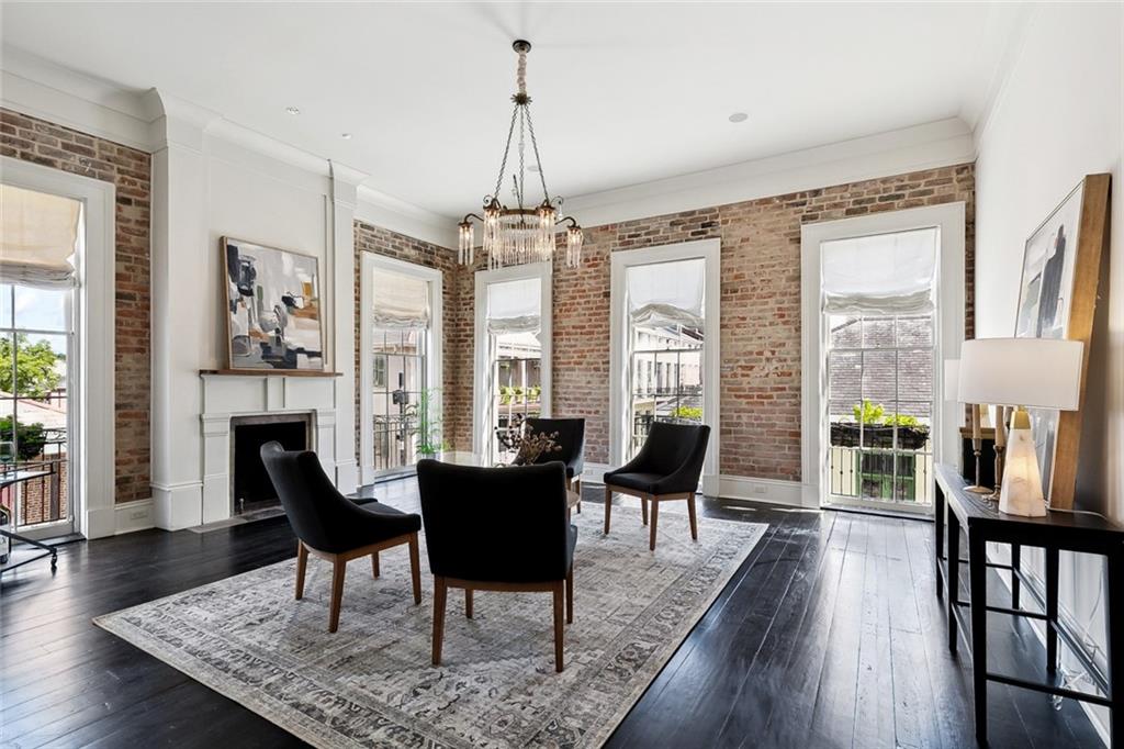 841 BURGUNDY Street