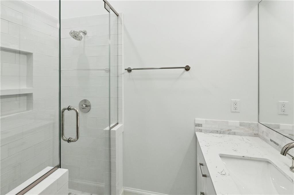 New Orleans, Louisiana 70118, United States, 6 Bedrooms Bedrooms, ,5 BathroomsBathrooms,Residential,Active,220580