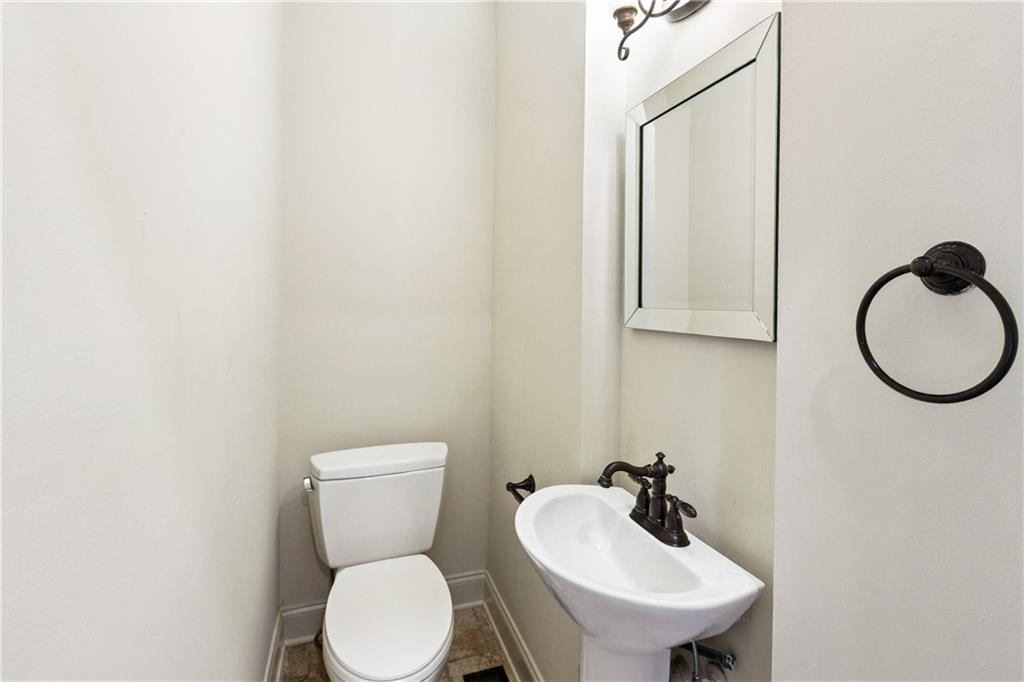 New Orleans, Louisiana 70118, United States, 6 Bedrooms Bedrooms, ,5 BathroomsBathrooms,Residential,Active,220580