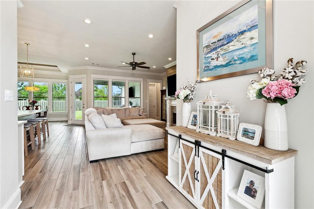 2040 CYPRESS BEND Lane
