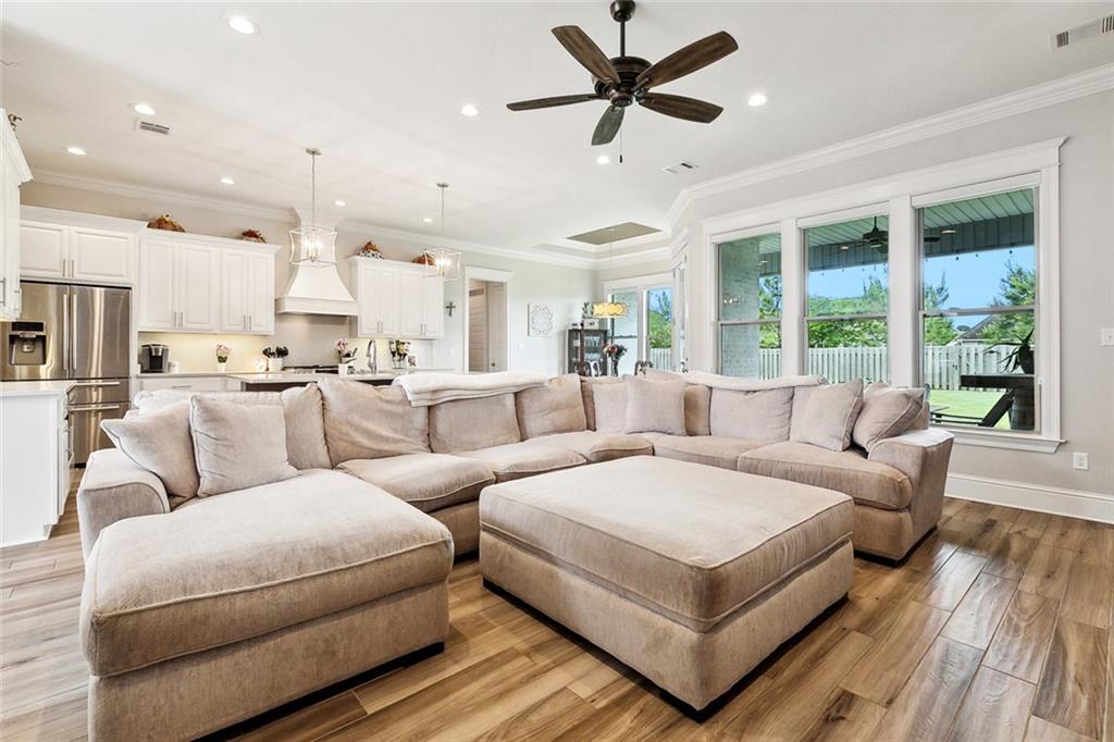 2040 CYPRESS BEND Lane