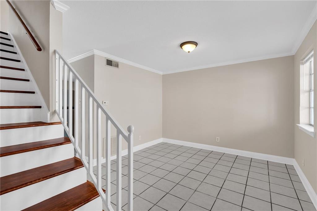 229-235 W ESPLANADE Avenue