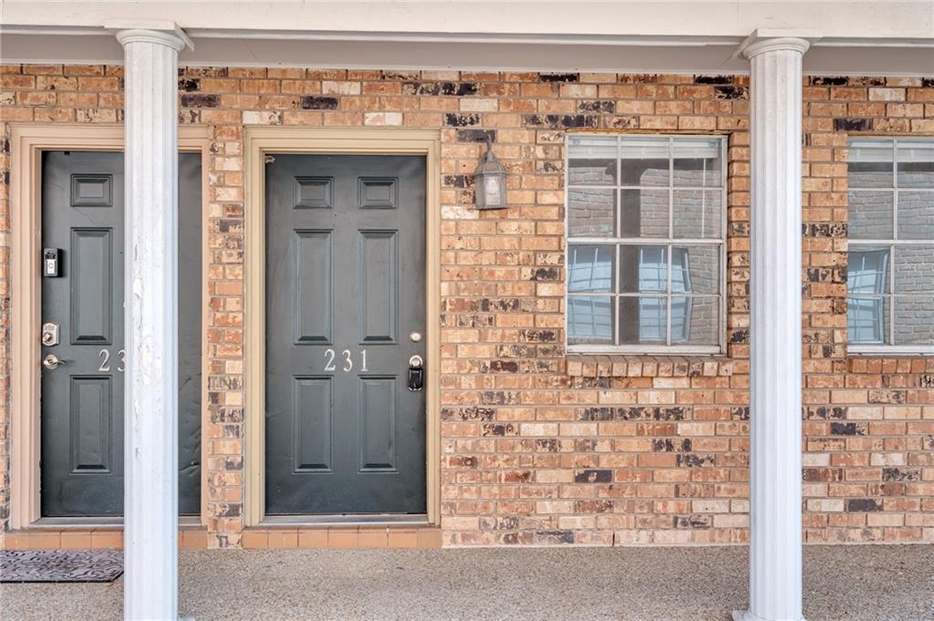 229-235 W ESPLANADE Avenue