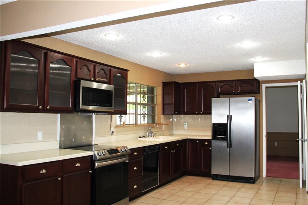 3829 N DEERWOOD Drive