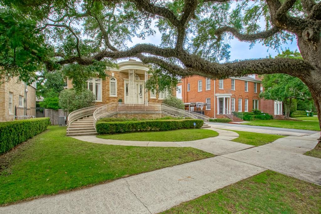 30 VERSAILLES Boulevard