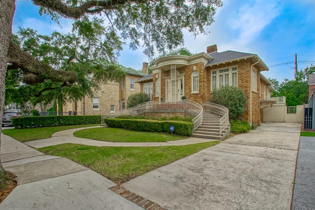 30 VERSAILLES Boulevard