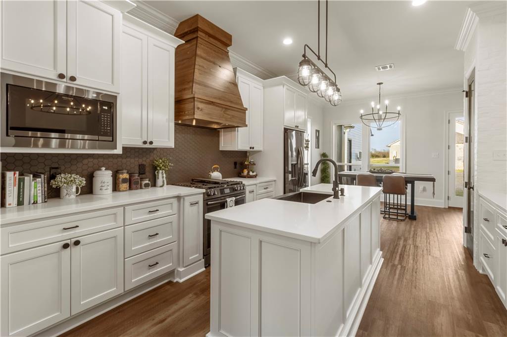 120 MONARCH Cove