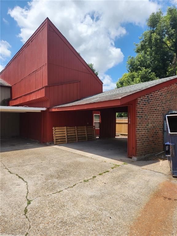 1508 CHIMNEY WOOD Lane
