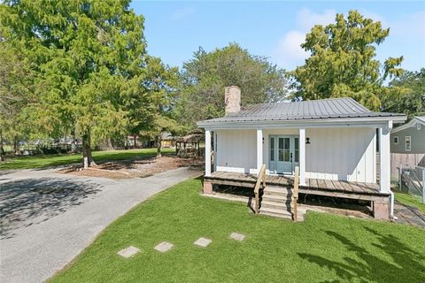 2600 FARMSITE Road Violet LA 70092