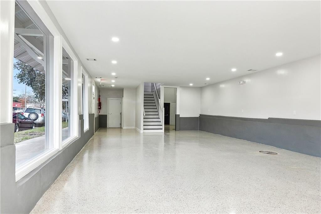 1100 N BROAD. Street