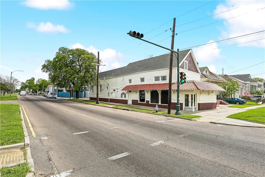 1100 N BROAD. Street