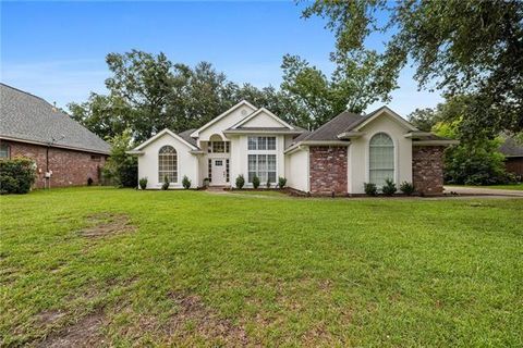 1816 NEVA Court Mandeville LA 70448