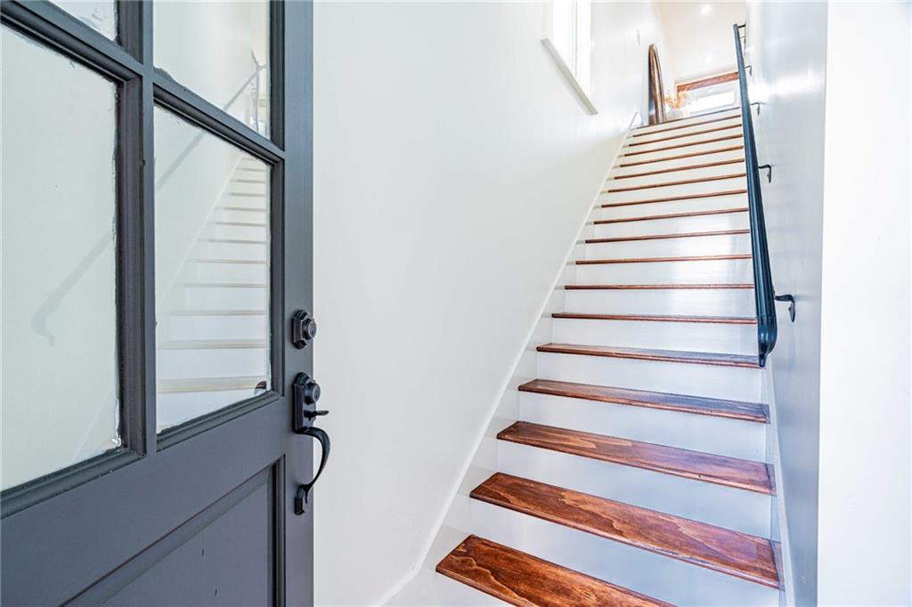 1140 42 TOURO Street