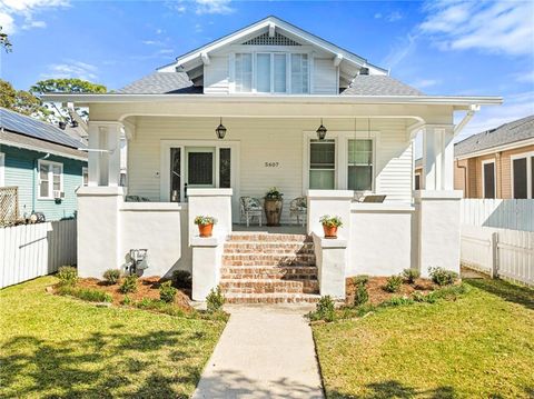 5607 WOODLAWN Place New Orleans LA 70124