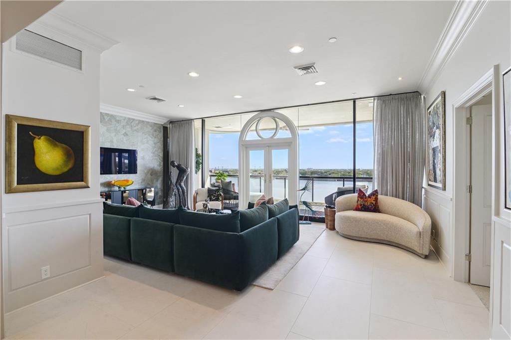 600 PORT OF NEW ORLEANS Place 5G