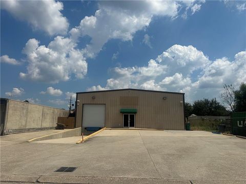 28 FAIRFIELD Avenue Gretna LA 70056