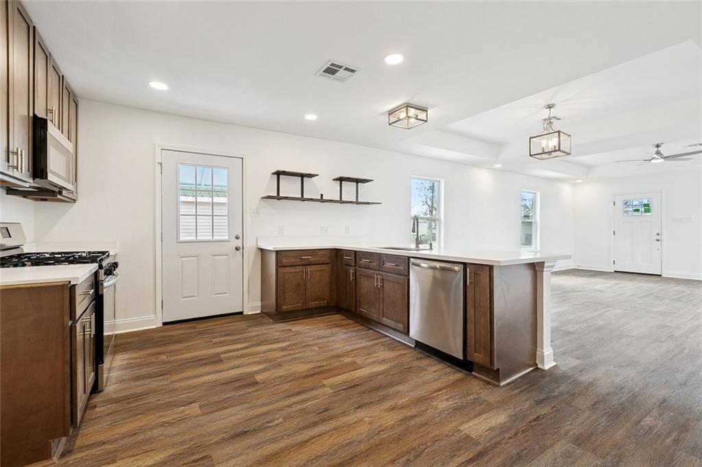 611 MACARTHUR Avenue