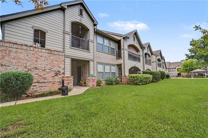 Photo 1 of 28 — 350 EMERALD FOREST Boulevard 17103, Covington, LA 70433