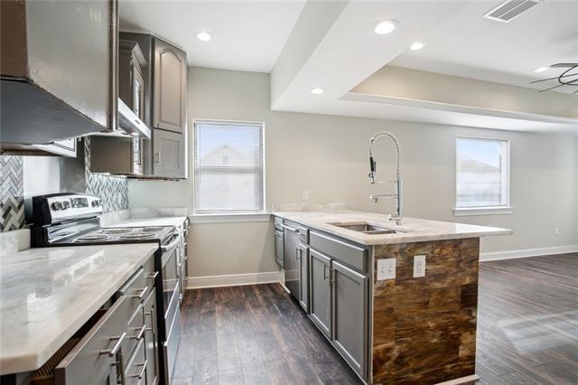 New Orleans, Louisiana 70124, United States, 3 Bedrooms Bedrooms, ,4 BathroomsBathrooms,Residential,Active,19543