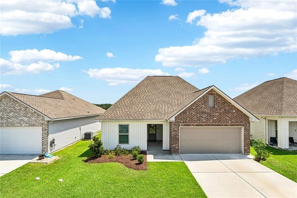 28326 MERRIMACK DR, DENHAM SPRINGS, LA 70726 - Image 0fe19cebf6b07d1d642829f48474e636/711113082