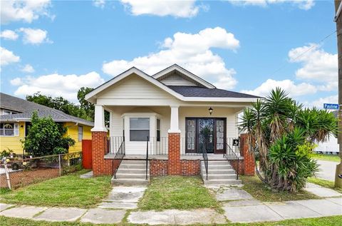 Photo of 1701 PAULINE Street, New Orleans, LA 70117 (MLS # 2559606)
