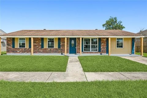 5713 THIRD Street Violet LA 70092