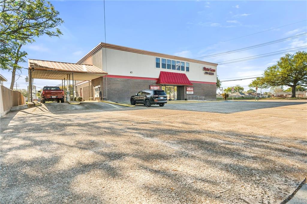 1401 E JUDGE PEREZ Drive