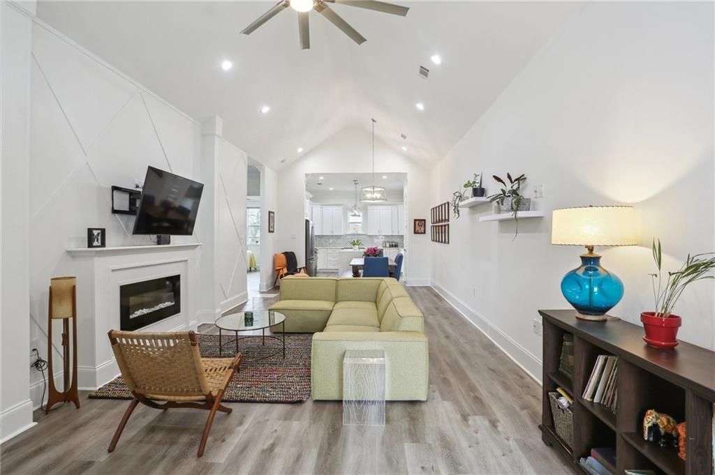 325 CHINCHILLA Drive