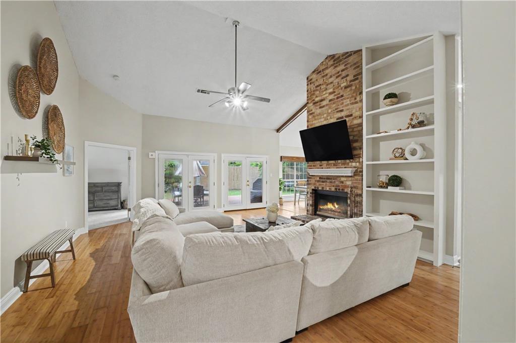 602 HIGHLAND Court