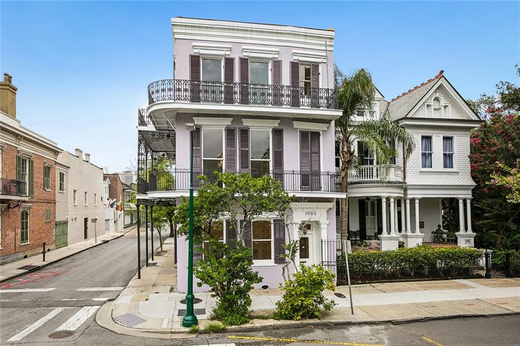 1002 ESPLANADE Avenue 202