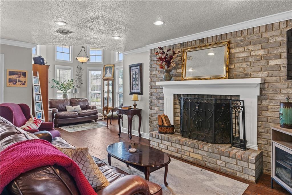 3329 GRANDWOOD Boulevard