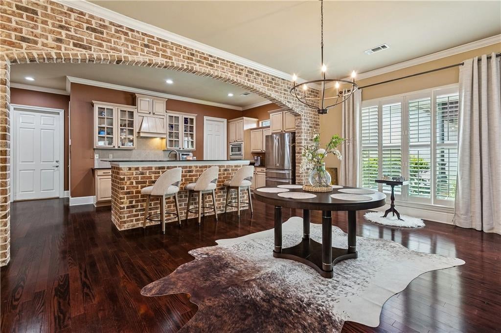 517 SNEAD Court
