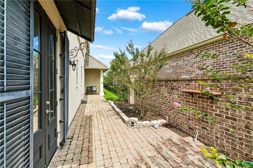 517 SNEAD Court