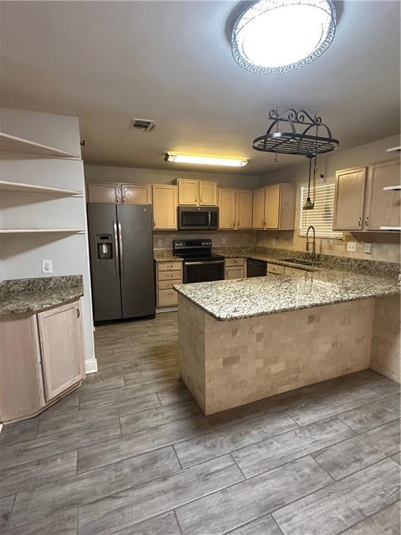 1500 LIVE OAK Drive