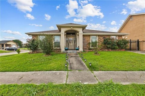 11276 FERNLEY Drive New Orleans LA 70128