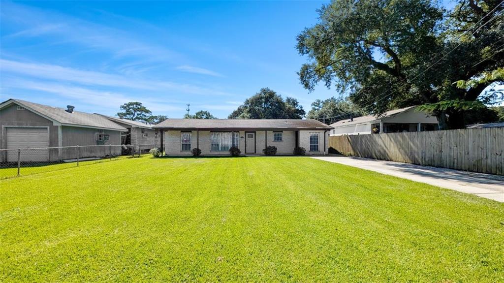 Belle Chasse, Louisiana 70037, United States, 3 Bedrooms Bedrooms, ,2 BathroomsBathrooms,Residential,Pending,183037