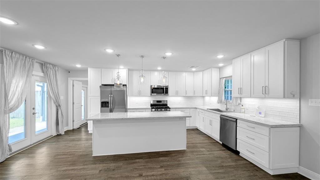 Belle Chasse, Louisiana 70037, United States, 3 Bedrooms Bedrooms, ,2 BathroomsBathrooms,Residential,Pending,183037