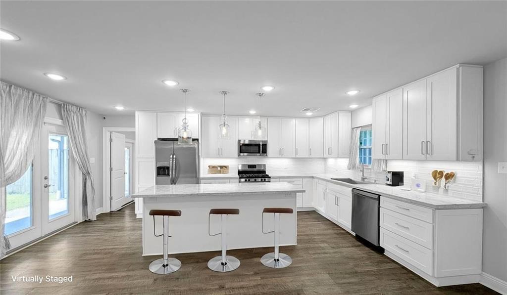 Belle Chasse, Louisiana 70037, United States, 3 Bedrooms Bedrooms, ,2 BathroomsBathrooms,Residential,Pending,183037