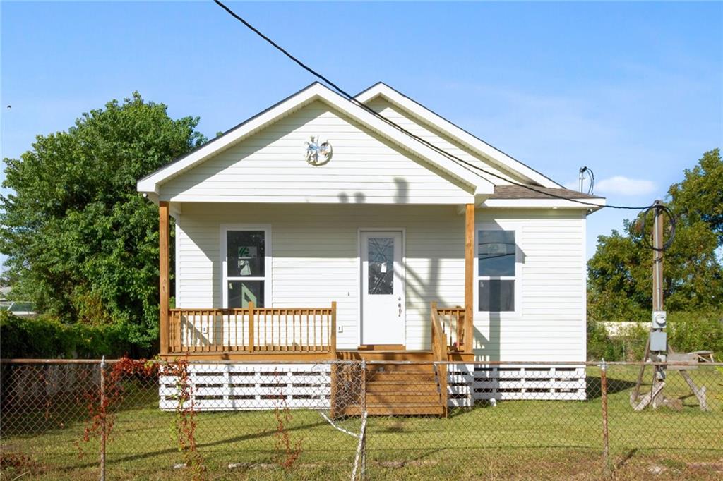 New Orleans, Louisiana 70126, United States, 4 Bedrooms Bedrooms, ,2 BathroomsBathrooms,Residential,Pending,69816